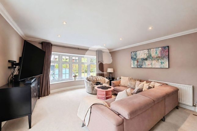 1, Old Farm Close, Beaconsfield photo 3