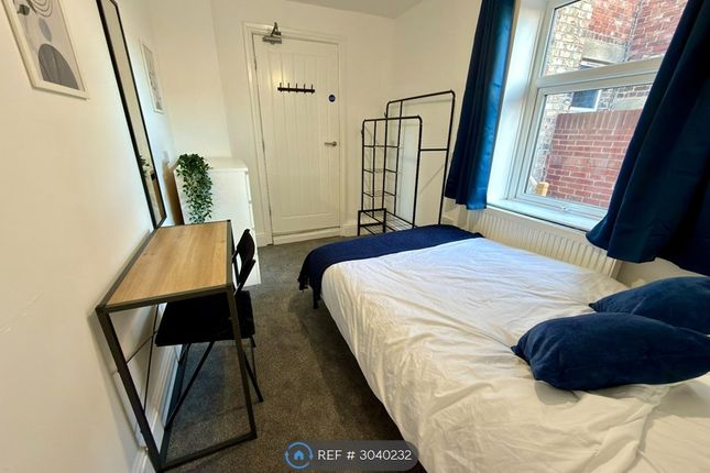 Room  And EnSuite, Prince Consort Road, Gateshead photo 2
