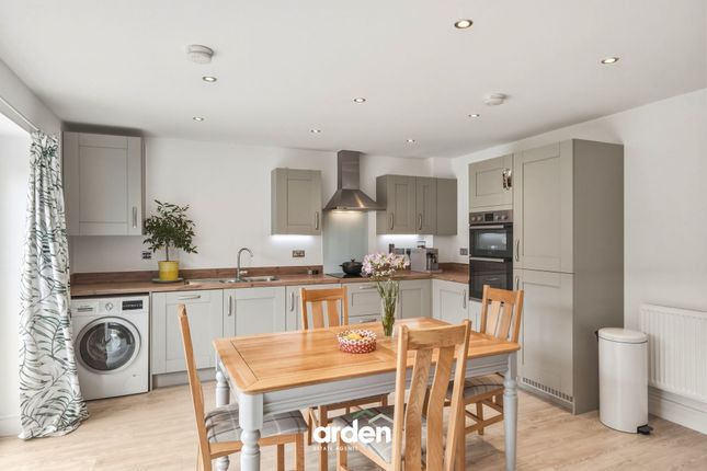 2 Damson Way, Worcester photo 3