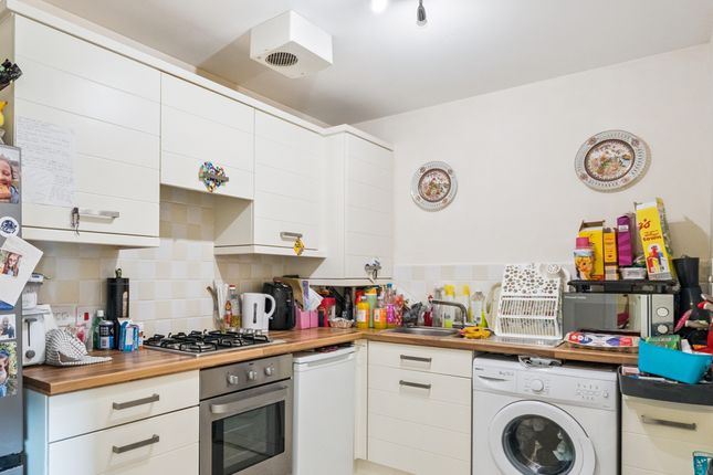 18, Glendevon Drive, Stirling photo 3
