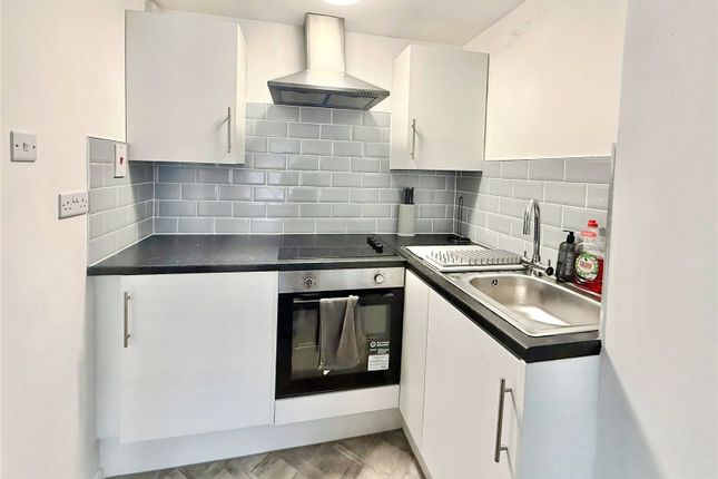 Flat 9, 10, Oriental Place, East Sussex photo 3