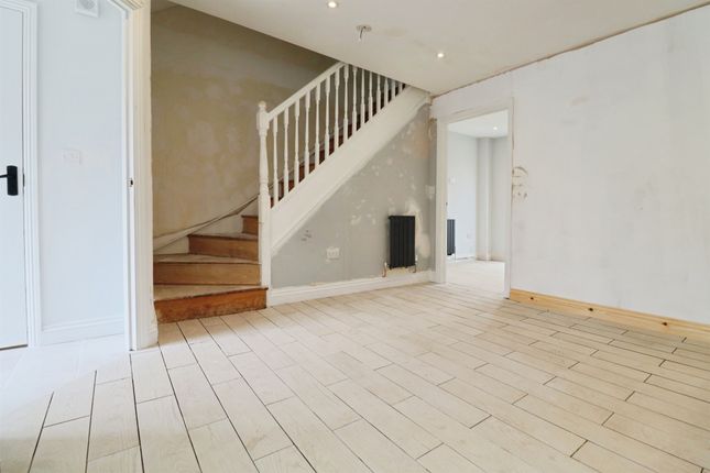 16, Vervain Close, CARDIFF photo 3