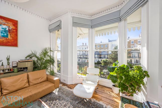 22 Marine Square, Brighton, East Sussex photo 3