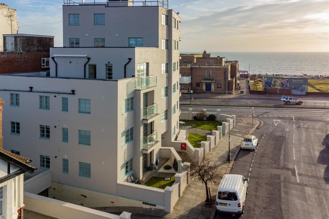 Flat for sale in Vallance Gardens, Hove