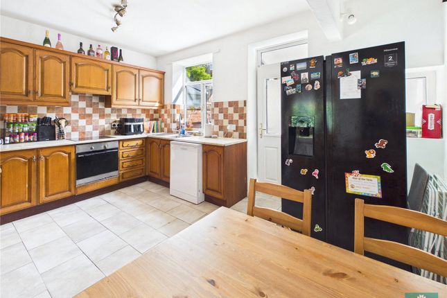 28, Hollins Ave, Oldham photo 3