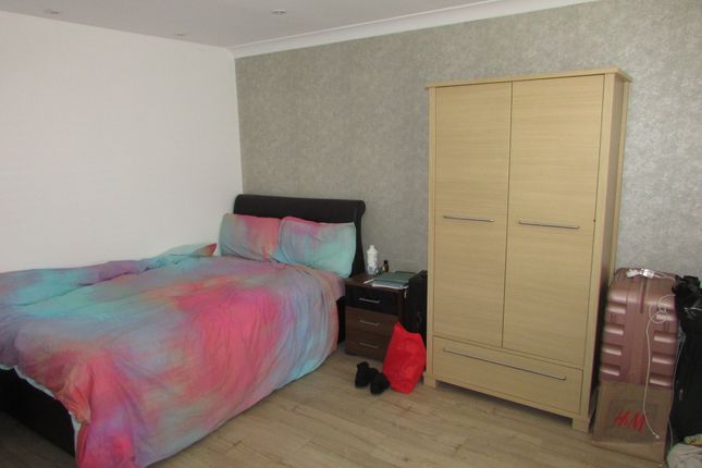 Thumbnail Room to rent in Room 1, 36 Dovedale, Stevenage, Hertfordshire