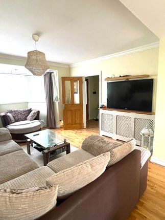 Underwood Road, Chingford photo 3