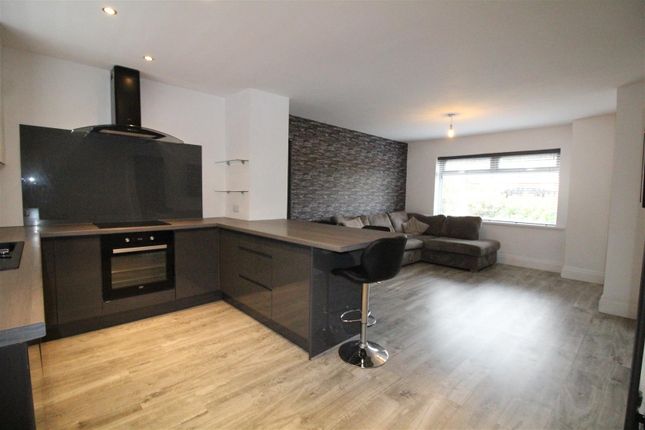 Stanningley Road, Leeds photo 3