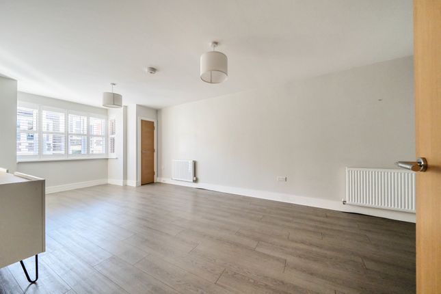 Flat for sale in Winsley Road, Bristol, Somerset