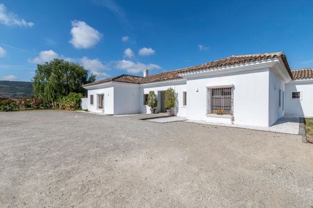 Farmhouse for sale in San Roque, Cadiz, Spain