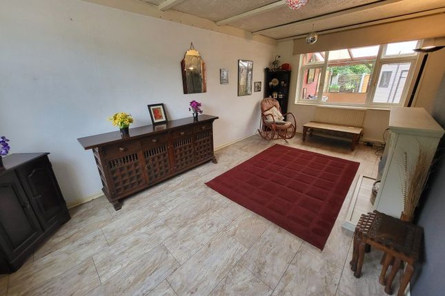 10 Green Road, Partington, Manchester photo 2