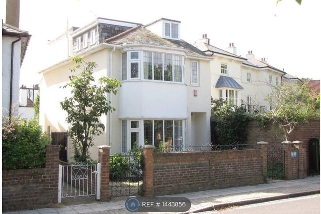 Thumbnail Detached house to rent in Queens Crescent, Southsea
