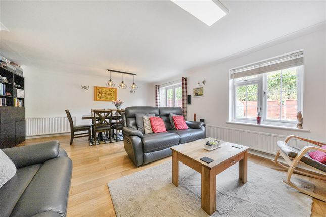 Talavera, 24b, Wellington Road, Sandhurst photo 4