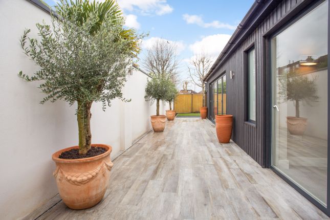 Amber House, 1A, Wessex Avenue, London photo 5