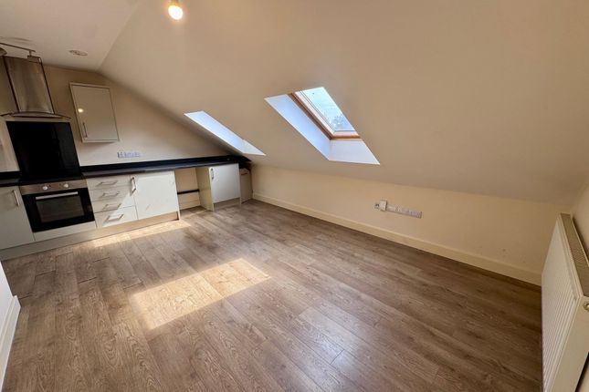 Flat 4, 11A Sibson Road, Leicester photo 2