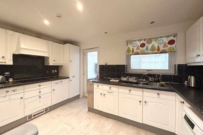 11, Old Mill Close, Manchester photo 2