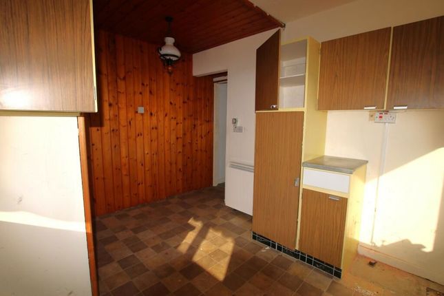 3, Hollowhead Avenue, Blackburn photo 4