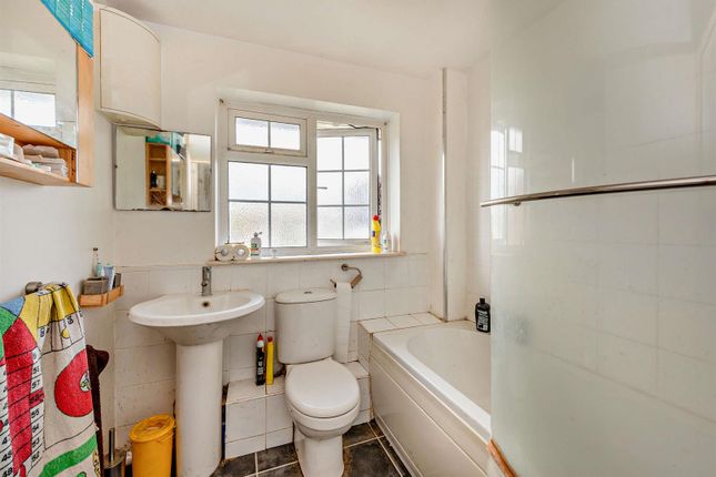 22, Nicolson Drive, Shoreham-By-Sea photo 4