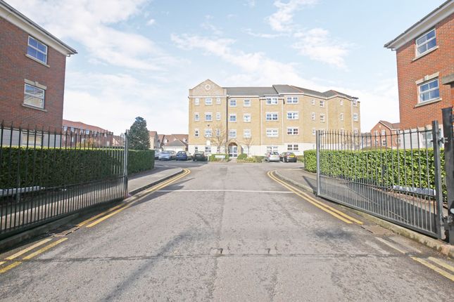 Thumbnail Flat to rent in Crispin Way, Uxbridge
