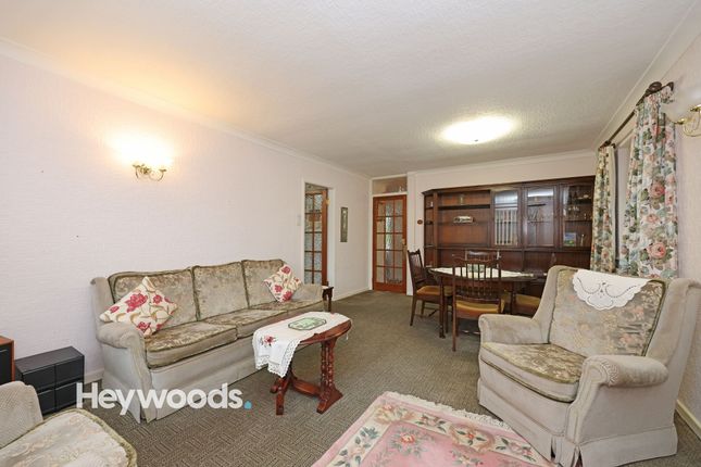 70 The Bridle Path, Crewe photo 3