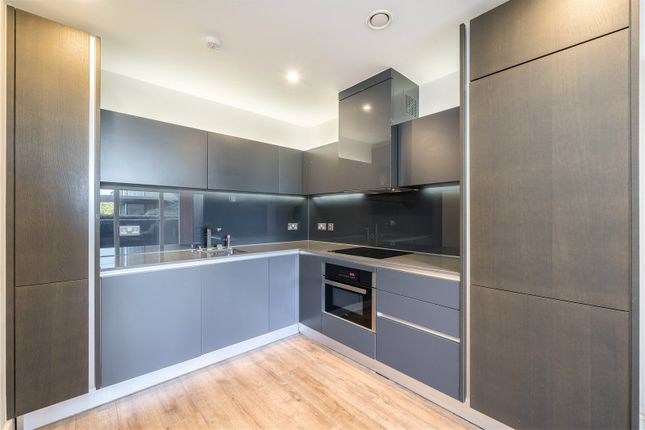 Flat 80, Wallace Court, 40, Tizzard Grove, London photo 4