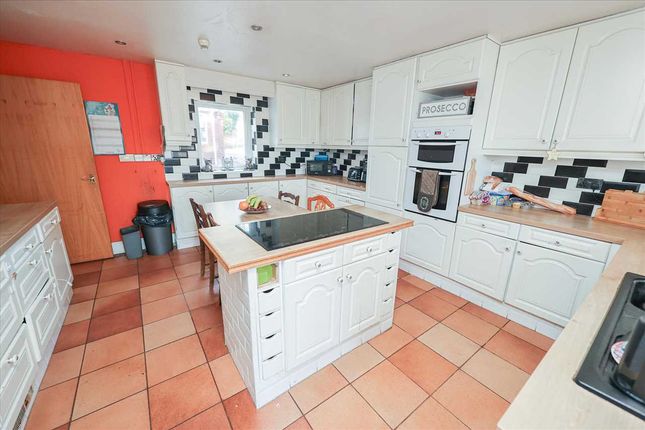 Bungalow for sale in Wragby Road East, North Greetwell, Lincoln