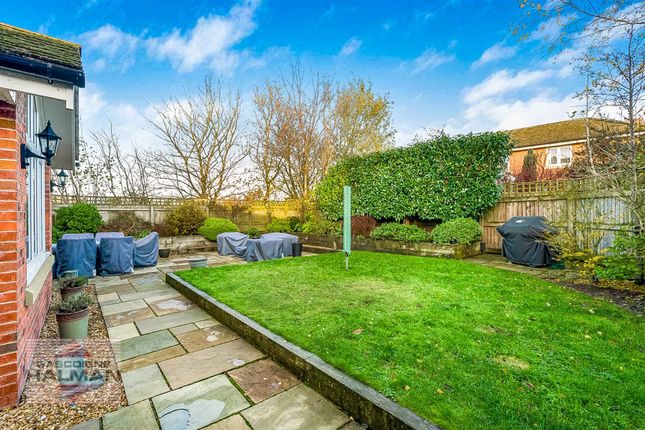 12 Robinson Close, Wilmslow photo 4