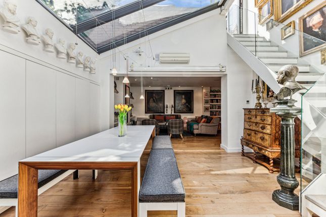 18, Albert Terrace Mews, London photo 2