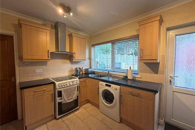 77, Plumstead Road, West Midlands photo 3