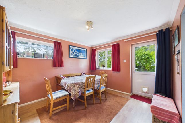 18, Perryhill Drive, Sandhurst photo 4
