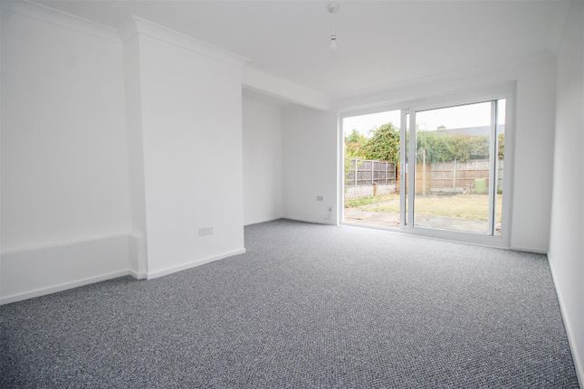 189, The Downs, Harlow photo 4