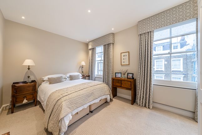 Flat 4, 8, Moreton Place, London photo 3