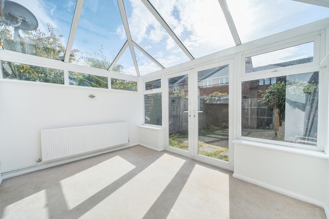 65, Archer Close, Kingston Upon Thames photo 4