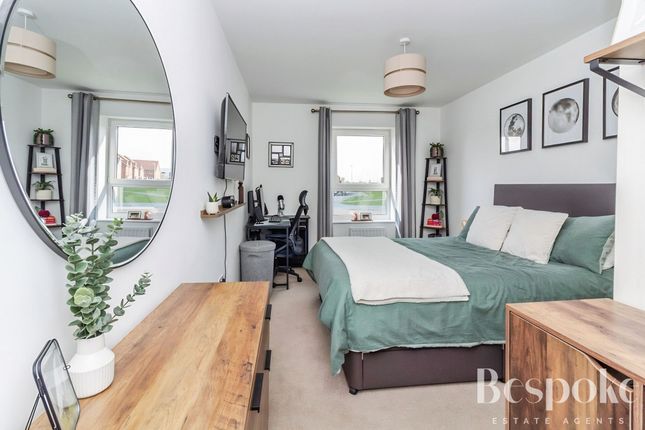 61 Bolton Drive, Reading photo 4
