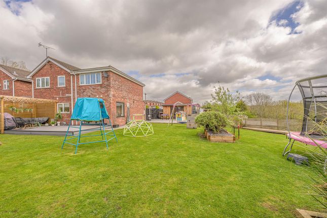 41, Honeytree Close, Kingswinford photo 3
