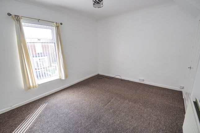 13, Hessle photo 5