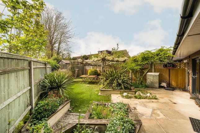 54, Wordsworth Road, Hampton photo 4