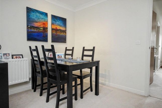 32, Clayhanger, Surrey photo 4