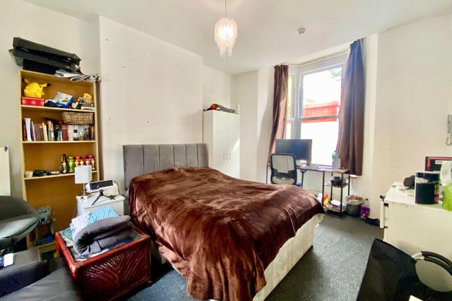 25, Ennis Road, London photo 2