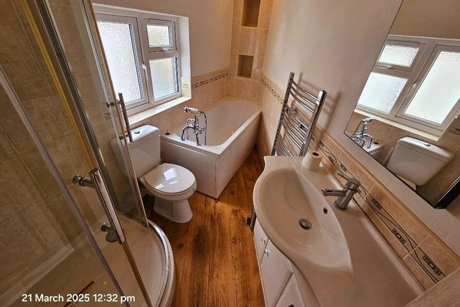 11, Northampton Road, Wellingborough photo 5