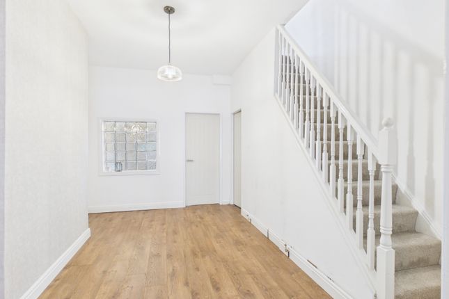 131, Haughton Green Road, Manchester photo 4
