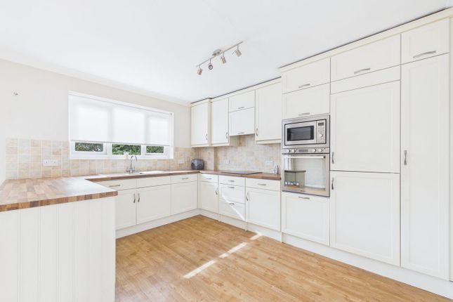 Flat 4, 3 Steven Court  Pegwell Road, Ramsgate photo 3