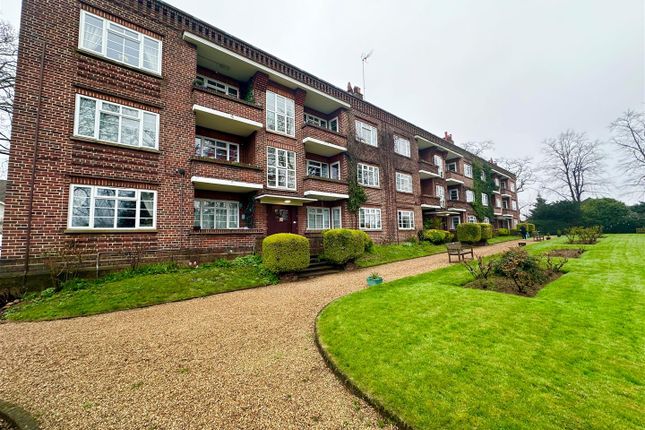 Thumbnail Flat for sale in Bedford Gardens, Luton