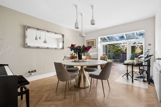 30, Murray Crescent, Pinner photo 3