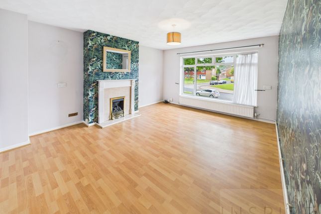 23 Titmus Drive, Crawley photo 3