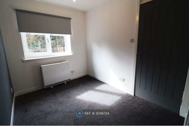 End terrace house to rent in Castle Gait, Paisley