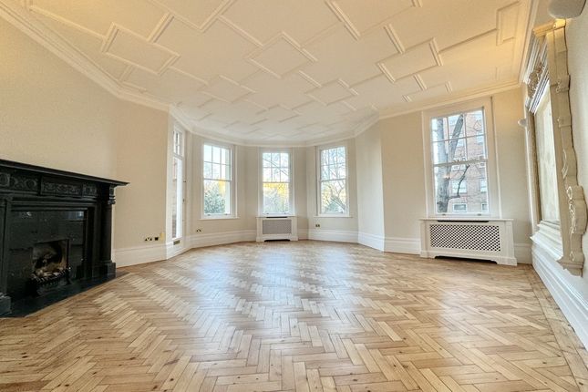 Thumbnail Property for sale in Oakwood Court, Holland Park, London