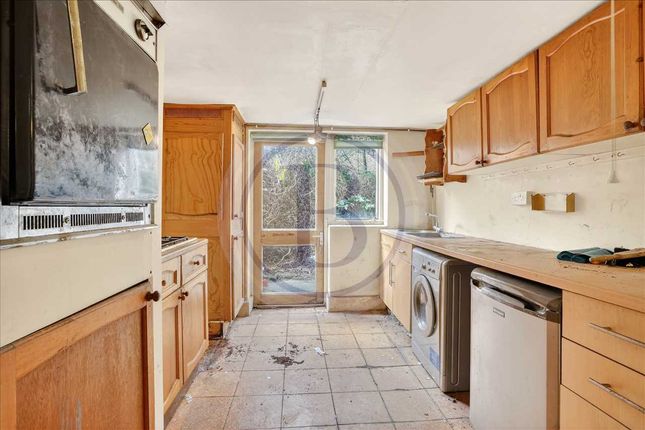 Garden Flat, 31, Dalmeny Road, London photo 2