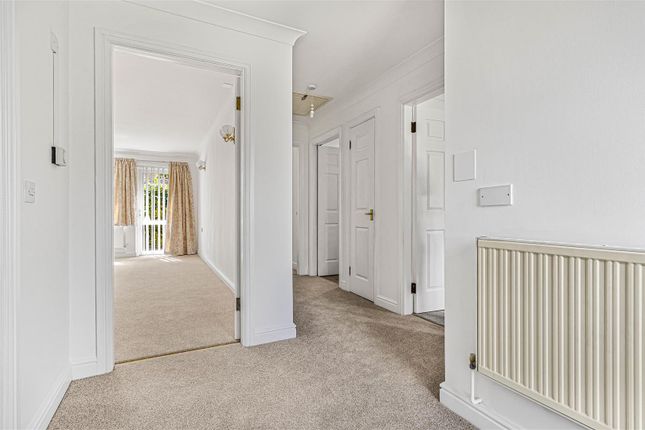 8 Close Care Bungalows, Cottenham Court, High Street, Cottenham photo 4