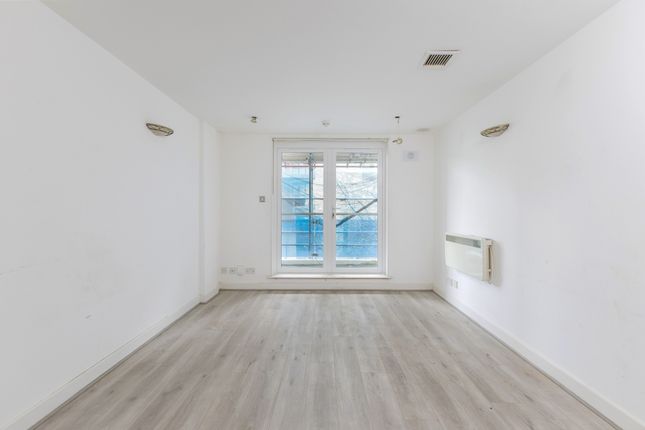 Platinum House, London photo 3